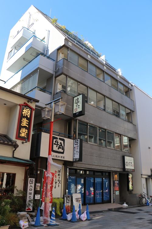 浅草駅徒歩２分、「観音通り（メトロ通り）」に面する路面店舗