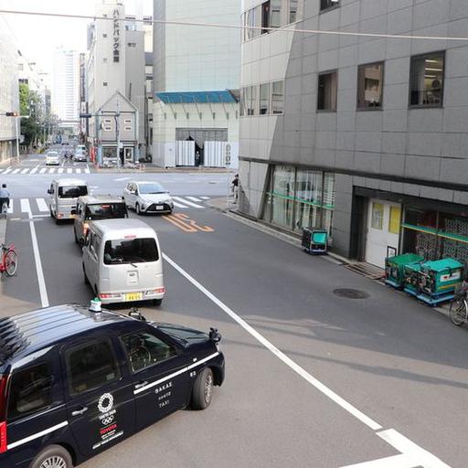 須賀橋交番前交差点そば、視認性良好! 浅草橋3丁目トビタビル2階からの眺望です。