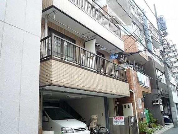 上野駅も徒歩圏の利便性良好のマンション。広めのキッチンとバス・トイレ別の間取りが特長です！