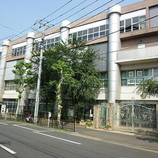 桜橋中学校 浅草ロイヤルマンション学区域の桜橋中学校です。