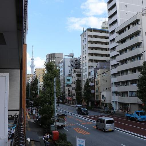 バルコニーからスカイツリーが望めます 菊地ビル201号室の眺望です。