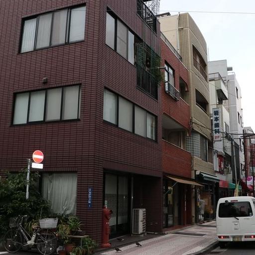 合羽橋交差点そば 松が谷3丁目「菊地ビル」