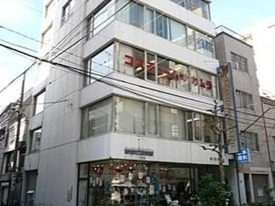 角地にある１フロア１テナントの店舗・事務所として多様な用途でお使いできる物件！
