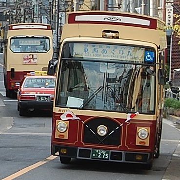 台東区循環バス、「めぐりん」の車両の写真です。
